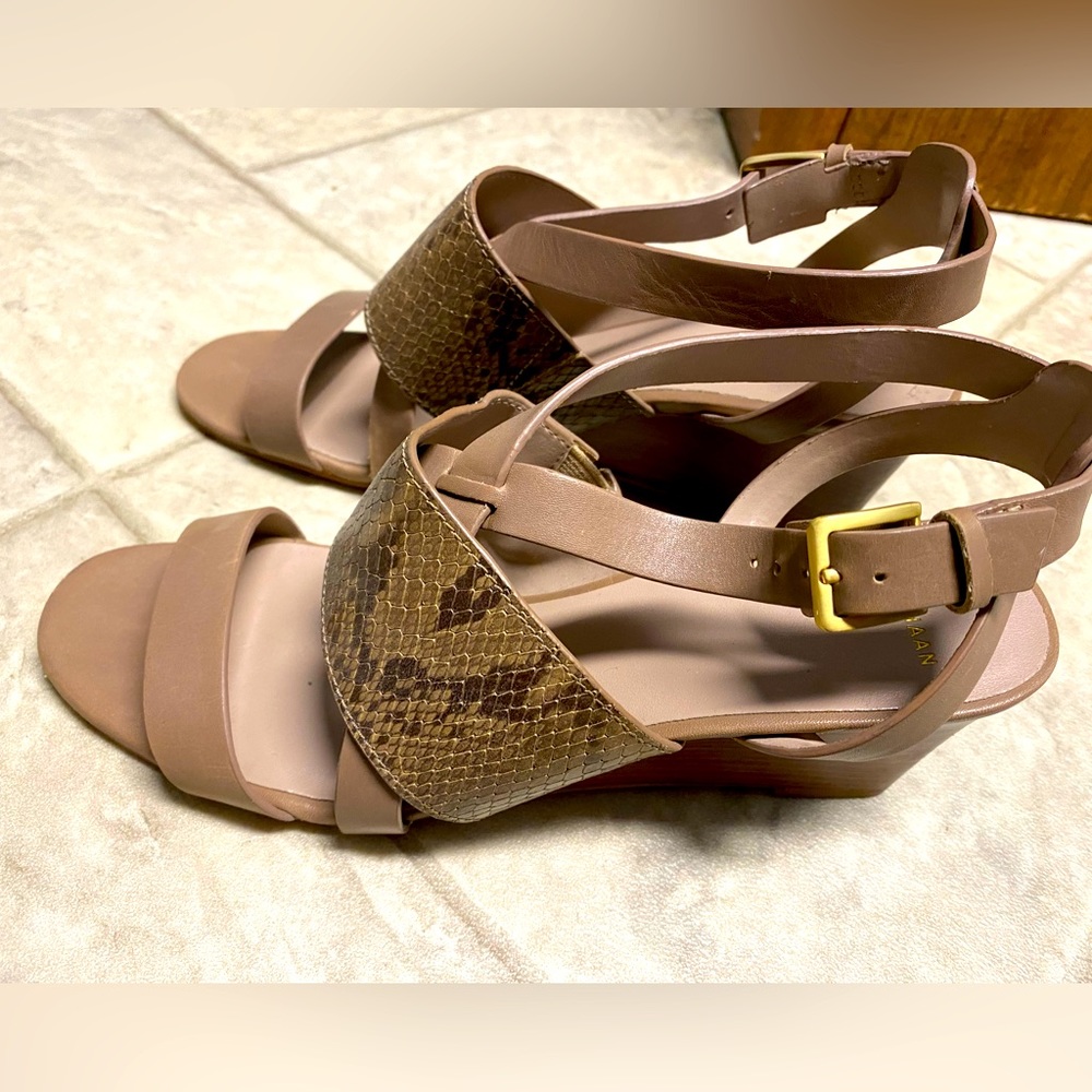 Cole Haan Helena Wedge Womens US 7.5 Brown Wedge Sandal